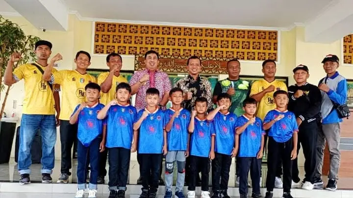 Bupati Pringsewu Lepas Kontingen SSB BMP Ikuti Kejurnas Sepakbola U-10