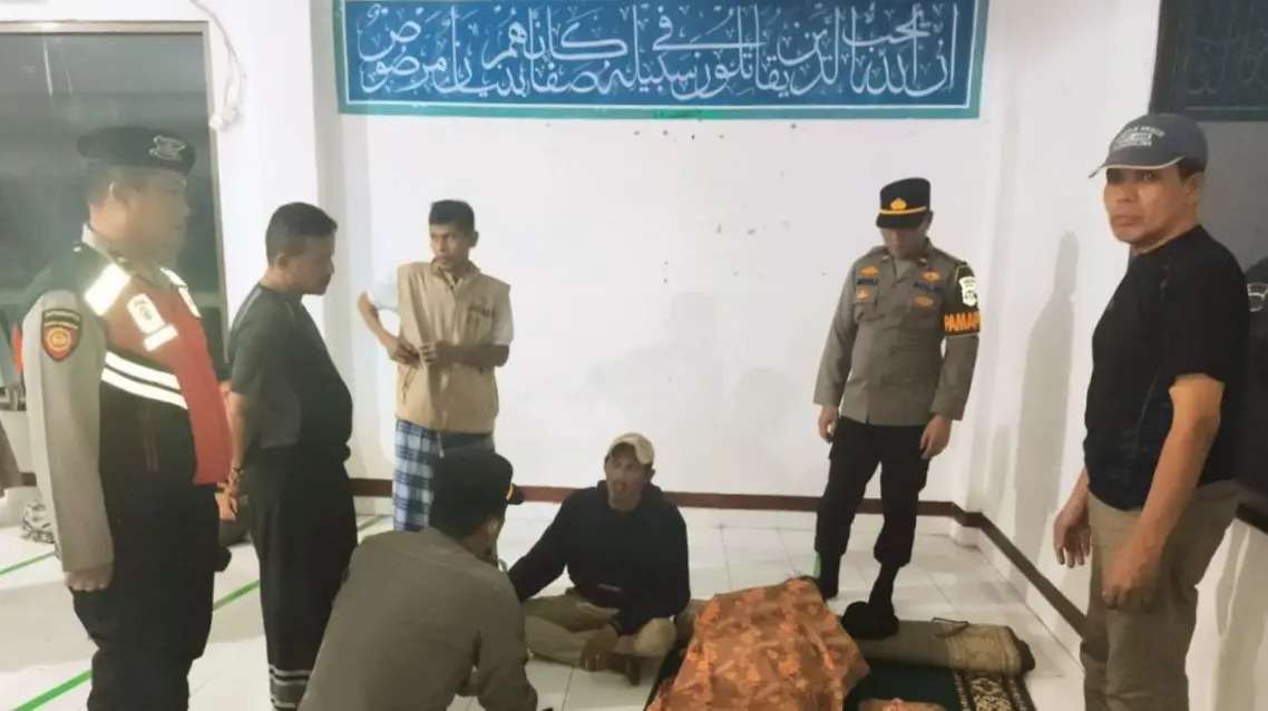 Polisi Respon Cepat Laporan Warga Terkait Penemuan Pria Meninggal di Masjid