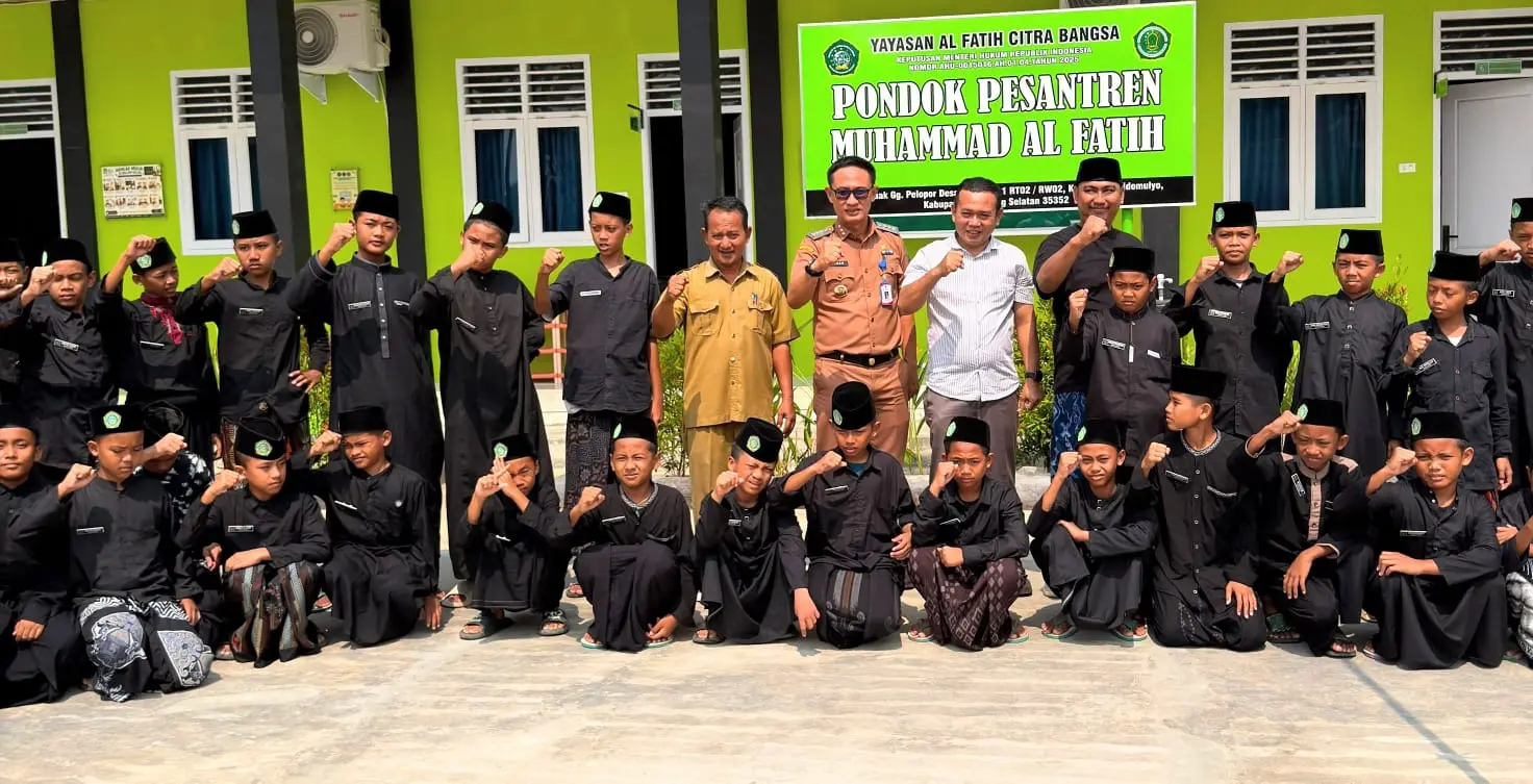 Wujud Nyata Dukungan, Frans Sinatra Kunjungi Pondok Pesantren dan SMP IT Muhammad Al-Fatih