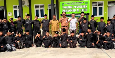Wujud Nyata Dukungan, Frans Sinatra Kunjungi Pondok Pesantren dan SMP IT Muhammad Al-Fatih